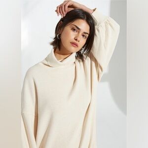 NWT Get Choosy Oversized Boyfriend Sweater - Cream - XS